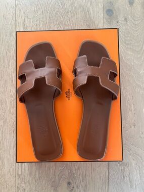 Hermès Oran Leather Slide Sandals Gold Size 38